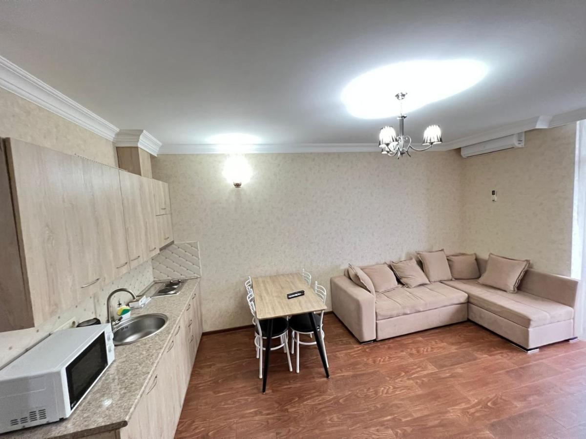 Holiday Lux Sea Towers Batumi Zewnętrze zdjęcie