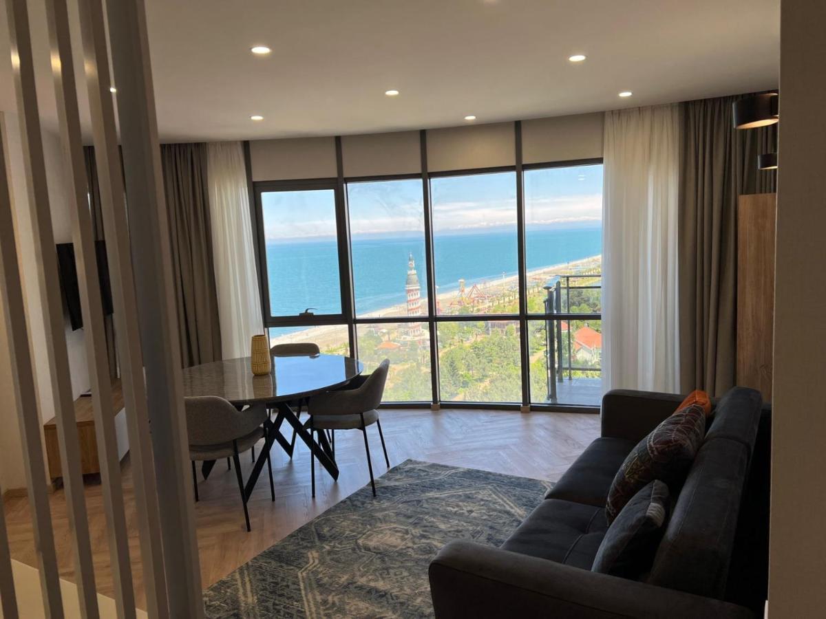 Holiday Lux Sea Towers Batumi Zewnętrze zdjęcie