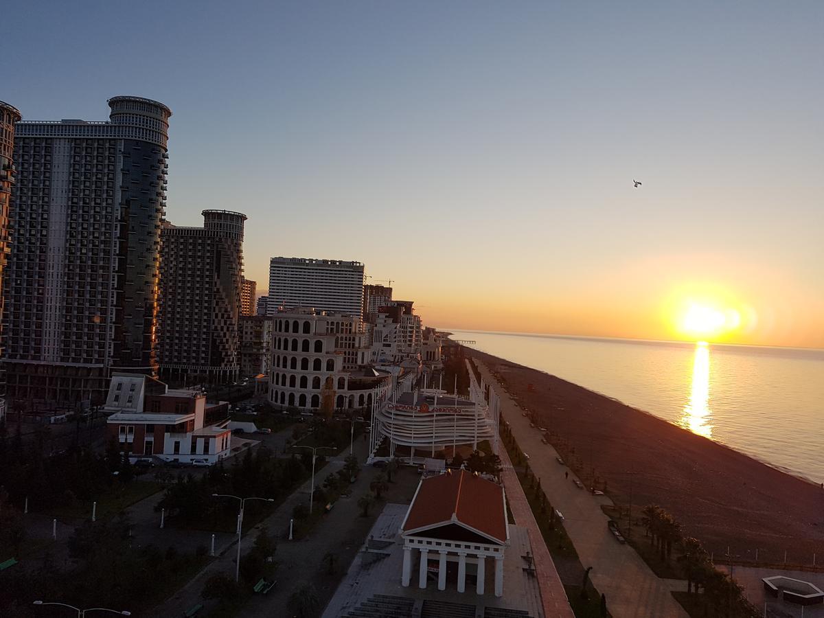 Holiday Lux Sea Towers Batumi Zewnętrze zdjęcie