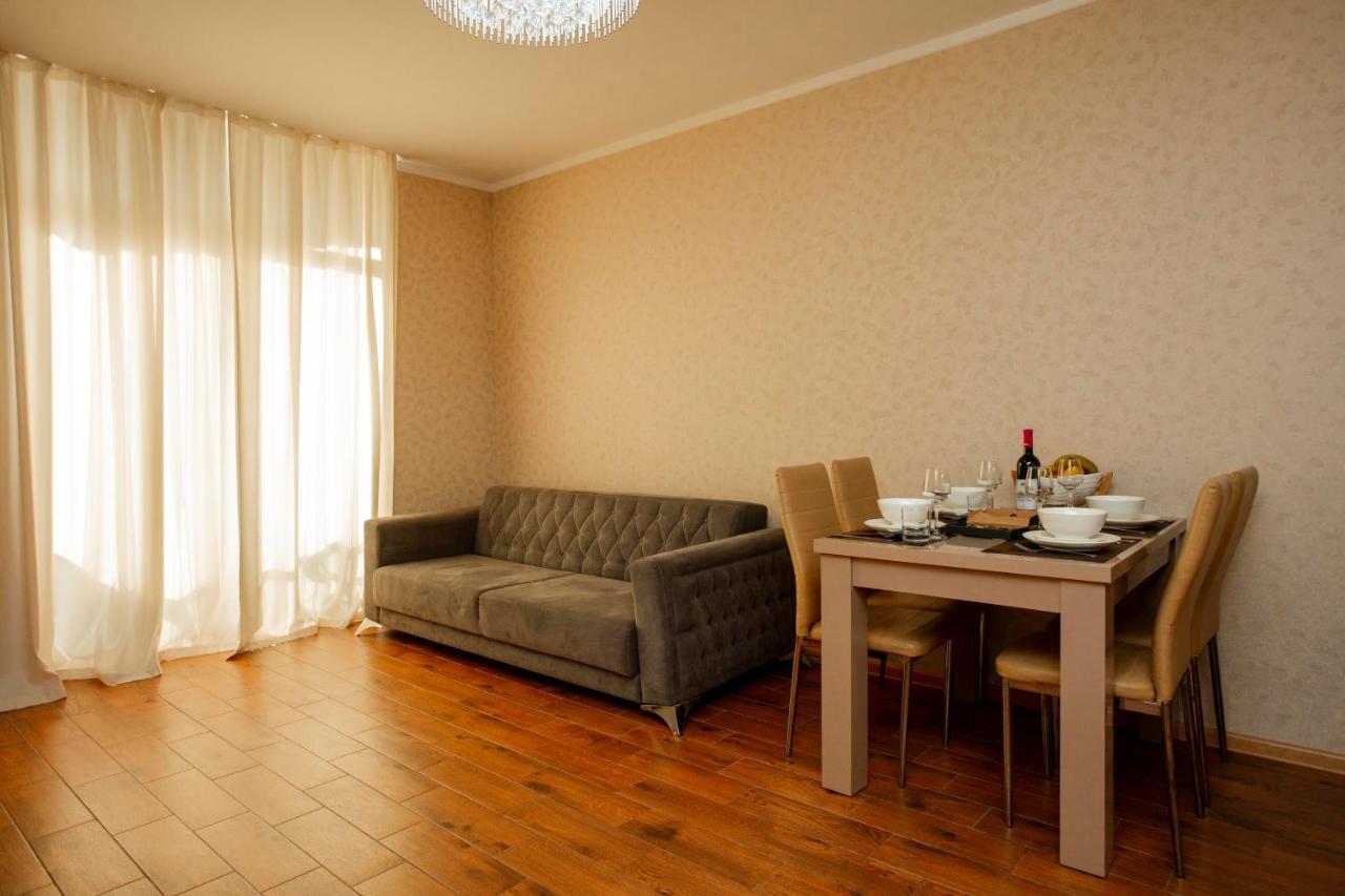 Holiday Lux Sea Towers Batumi Zewnętrze zdjęcie