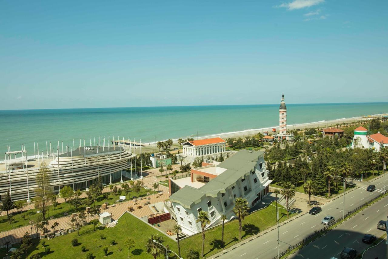 Holiday Lux Sea Towers Batumi Zewnętrze zdjęcie